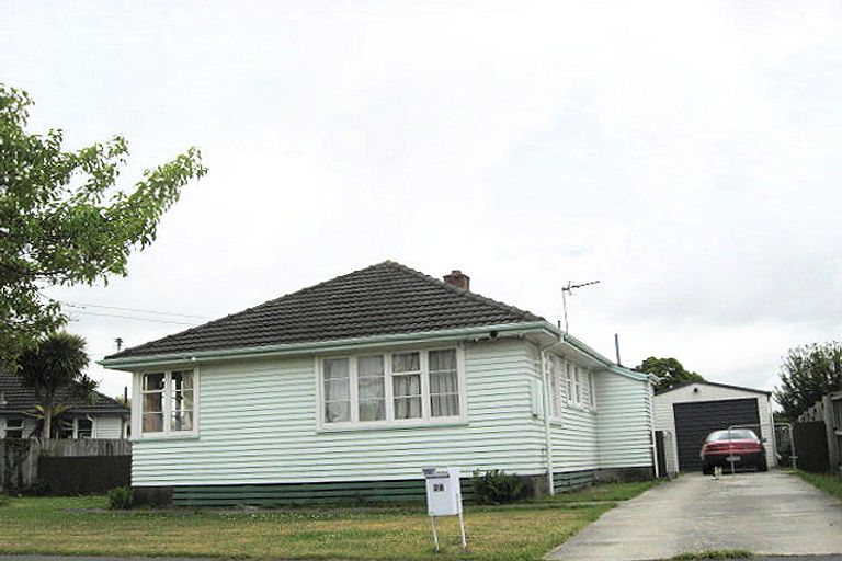 Photo of property in 28 Earnslaw Crescent, Bryndwr, Christchurch, 8053