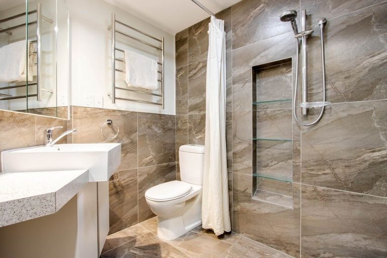 Photo of property in 4 Carl Avenue, Havelock North, 4130