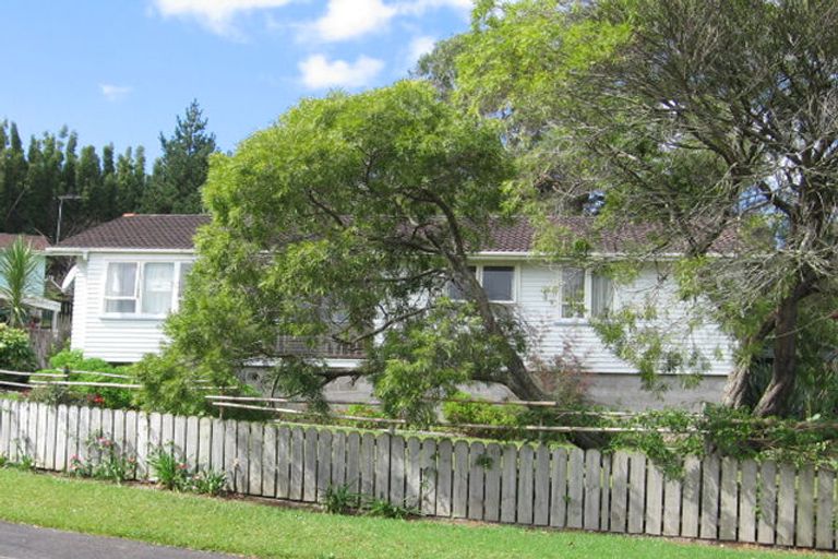 Photo of property in 63 Cedar Heights Avenue, Massey, Auckland, 0614