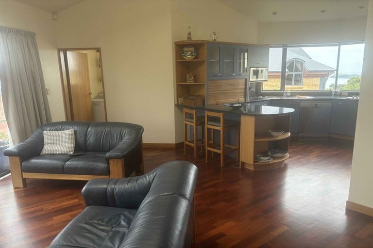 Photo of property in 19 George Gee Drive, Korokoro, Lower Hutt, 5012