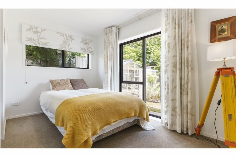 Photo of property in 6 Edgewater Grove, Orewa, 0931