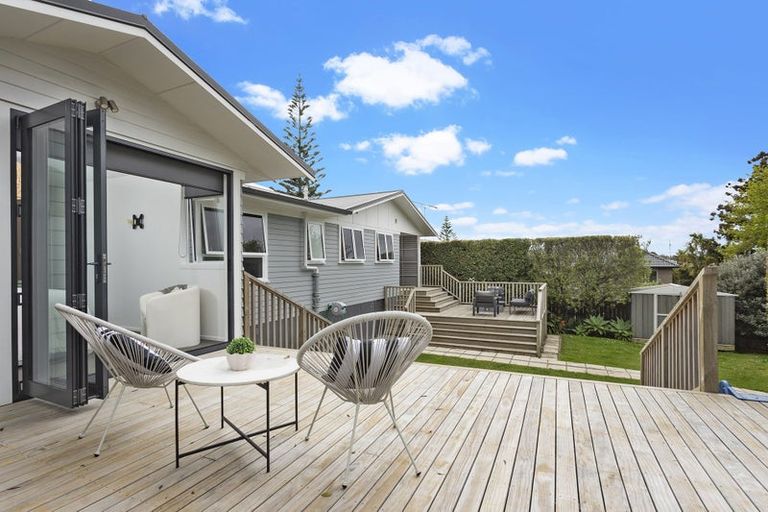 Photo of property in 160 Ennis Avenue, Pakuranga Heights, Auckland, 2010