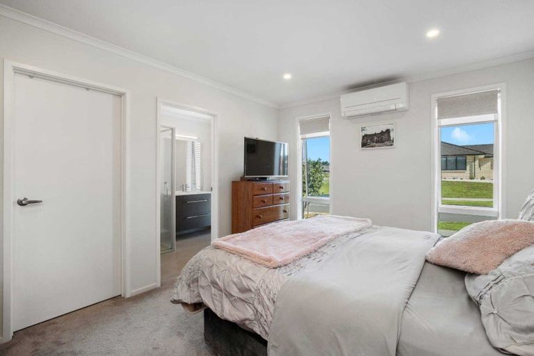 Photo of property in 2 Okohaka Avenue, Glenbrook, Waiuku, 2681