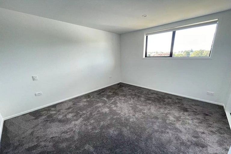 Photo of property in 7/14 Wilsher Crescent, Henderson, Auckland, 0612