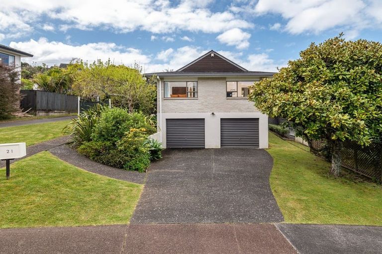 Photo of property in 2/19 Amante Crescent, Mairangi Bay, Auckland, 0630