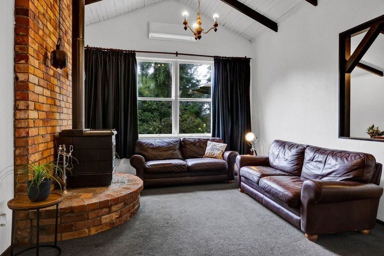 Photo of property in 150 Wirihana Road, Hawera, 4674