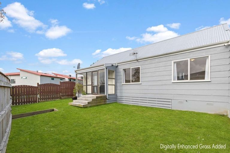 Photo of property in 64 Rhodes Drive, Kelvin Grove, Palmerston North, 4414