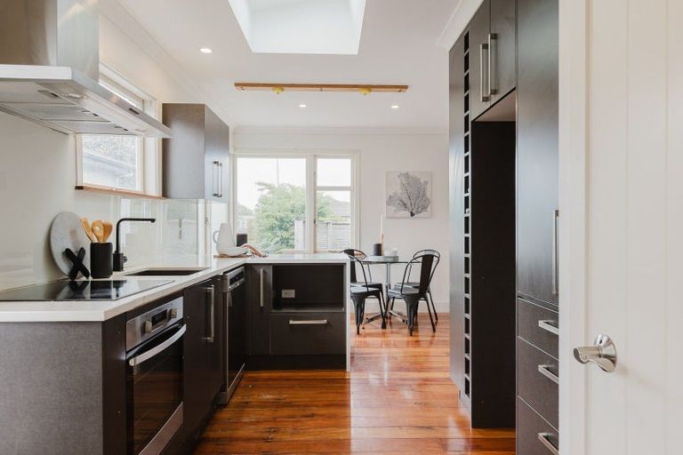 Photo of property in 157 College Street, Awapuni, Palmerston North, 4412