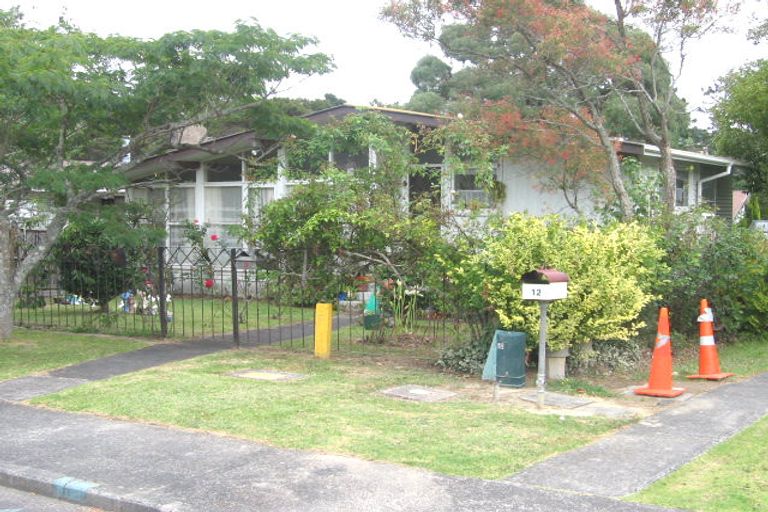 Photo of property in 12 Emirau Place, Glenfield, Auckland, 0629