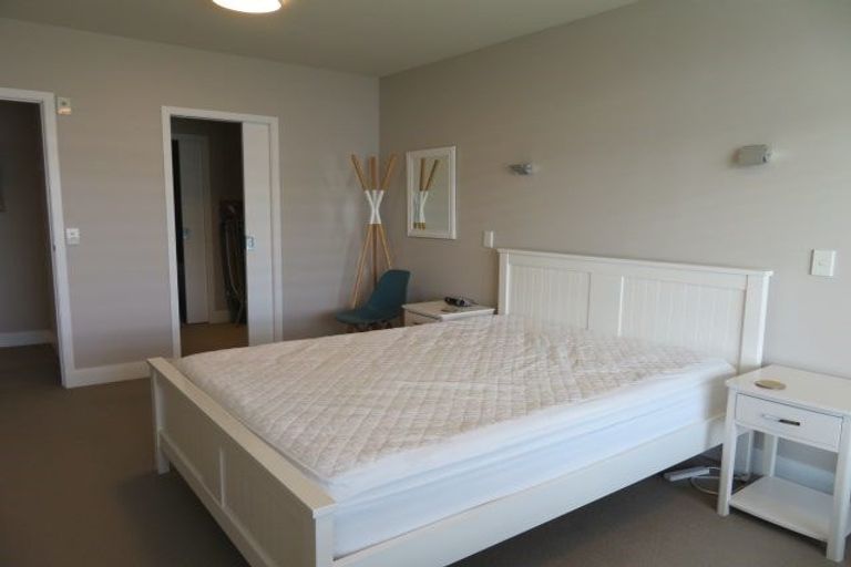 Photo of property in The Capital, 3/370 Oriental Parade, Oriental Bay, Wellington, 6011