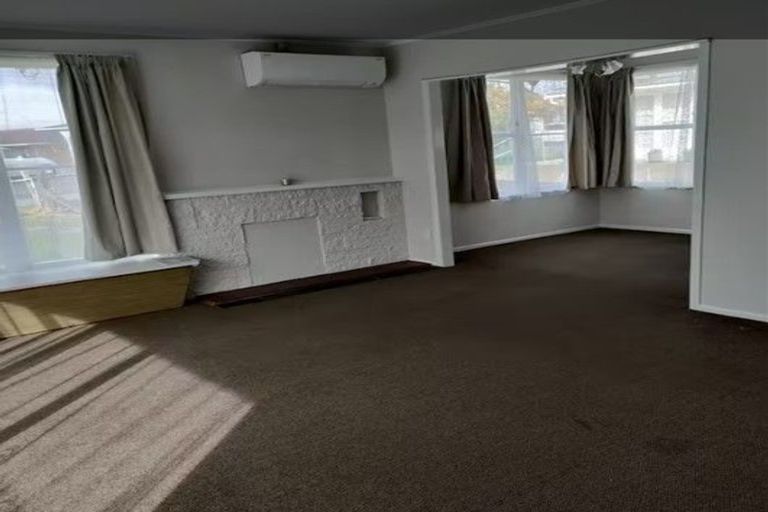 Photo of property in 54 Hepburn Road, Glendene, Auckland, 0602