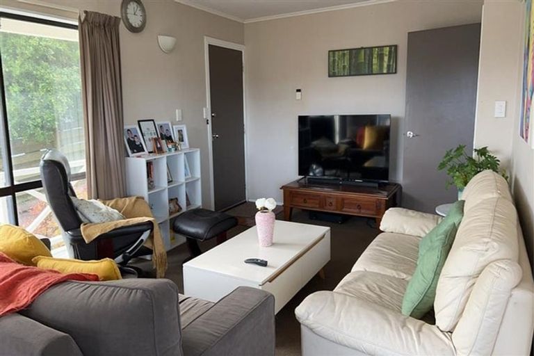 Photo of property in 38 Dominica Crescent, Grenada Village, Wellington, 6037