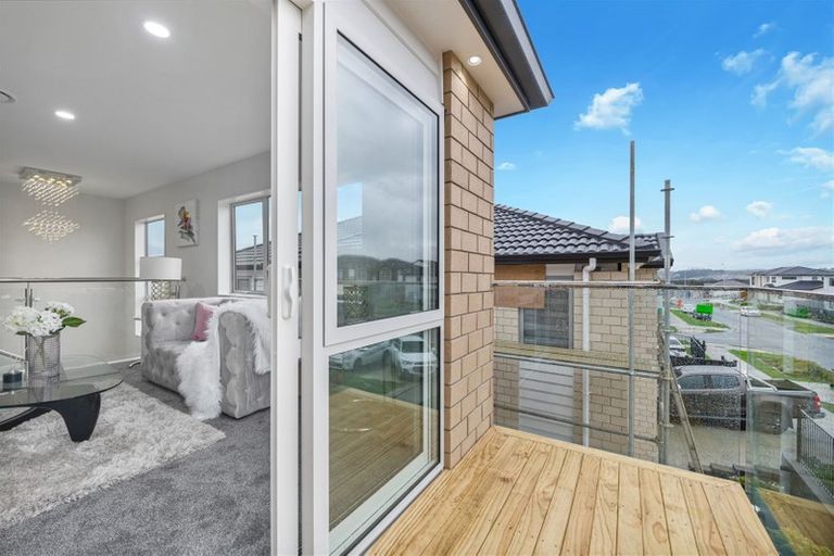 Photo of property in 5 Aklander Rise, Flat Bush, Auckland, 2019