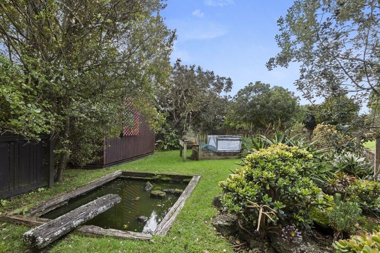 Photo of property in 9 Warden Place, Mangere Bridge, Auckland, 2022