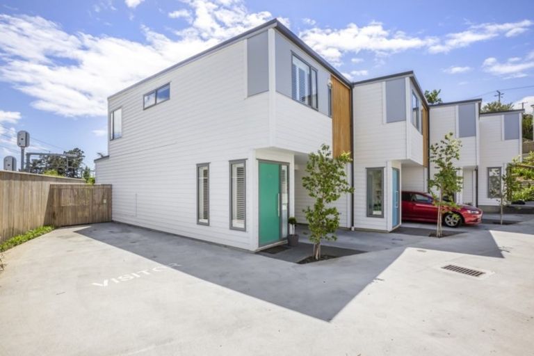 Photo of property in 11/7 Handyside Street, Tawa, Wellington, 5028