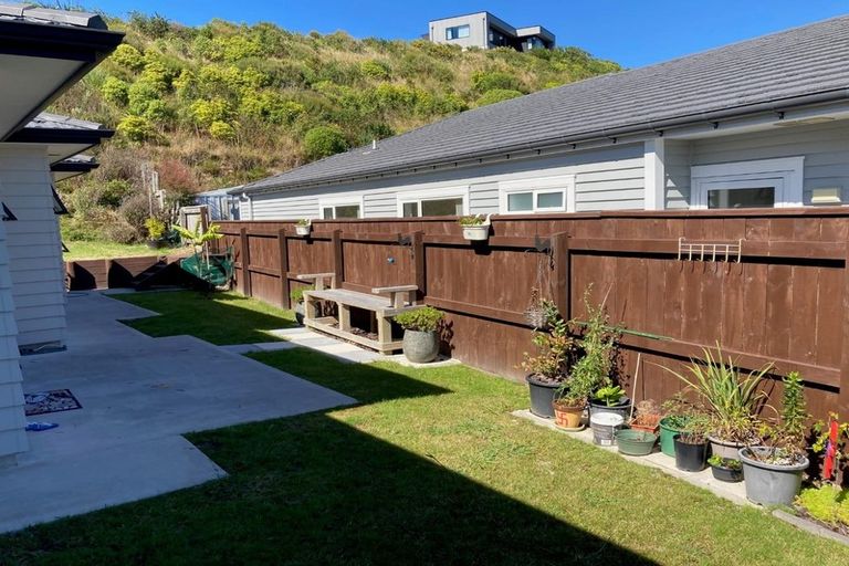 Photo of property in 38 Margaret Shields Avenue, Aotea, Porirua, 5024