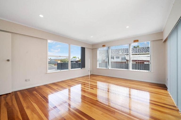 Photo of property in 17 Kohinoor Avenue, Mangere, Auckland, 2022