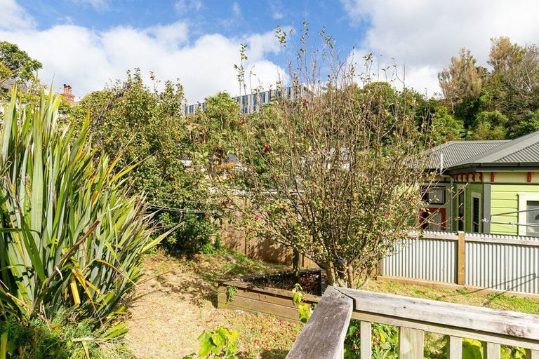 Photo of property in 72-76 Tasman Street, Mount Cook, Wellington, 6021