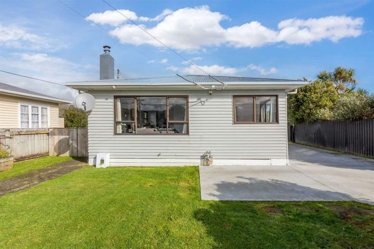 Photo of property in 28 Norfolk Street, Wainuiomata, Lower Hutt, 5014