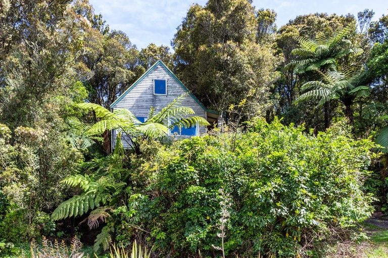 Photo of property in 77 Kaiuru Avenue, Pukawa Bay, Turangi, 3381