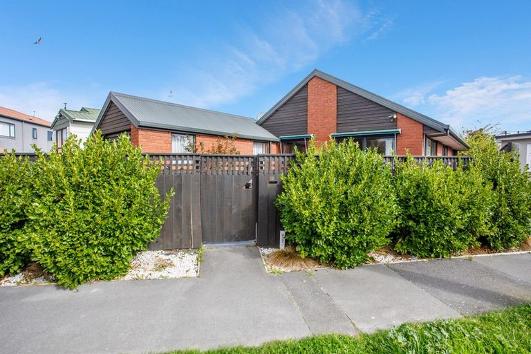 Photo of property in 12 Macaulay Street, Addington, Christchurch, 8024