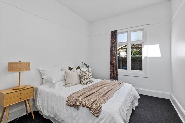 Photo of property in 28 Straven Road, Riccarton, Christchurch, 8011