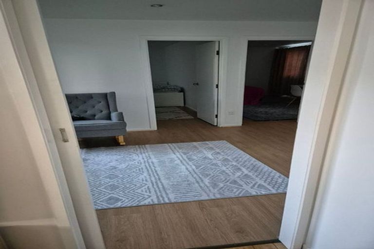 Photo of property in 55 Allington Road, Massey, Auckland, 0614