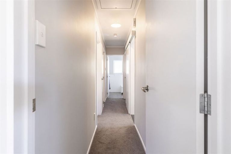 Photo of property in 6a Perrin Place, Kelvin Grove, Palmerston North, 4414