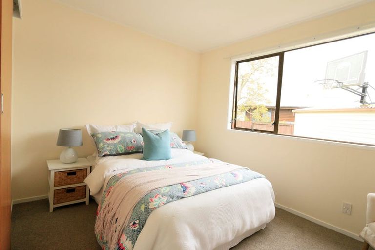 Photo of property in 19 Lyren Place, Half Moon Bay, Auckland, 2012