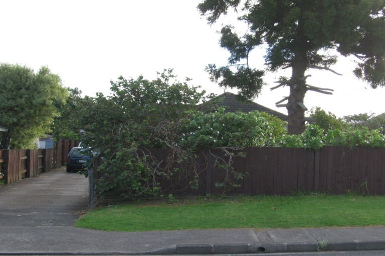 Photo of property in 66 Titoki Street, Te Atatu Peninsula, Auckland, 0610