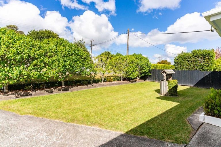 Photo of property in 25 Whaka Street, Maungaturoto, 0520