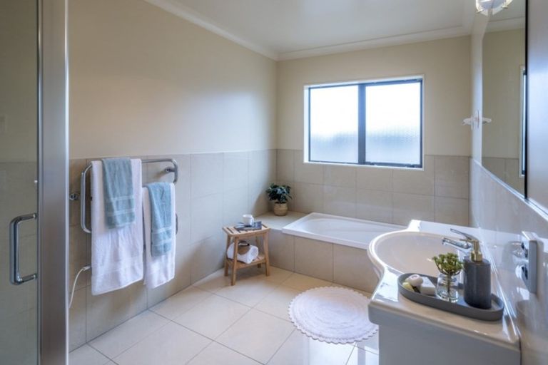 Photo of property in 12 Datum Way, Paraparaumu, 5032