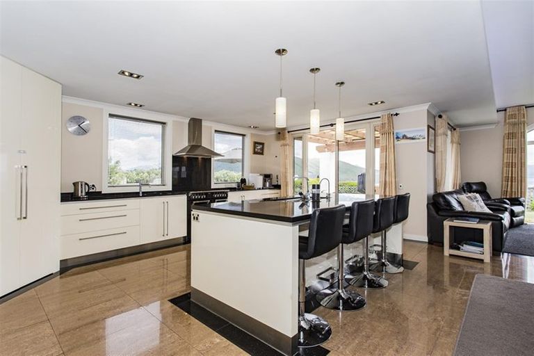 Photo of property in 2 Sams Place, Lake Tekapo, 7999