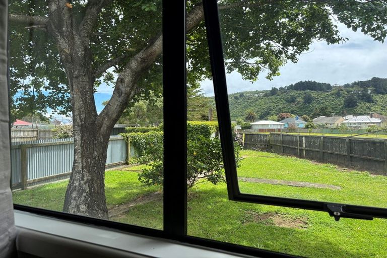 Photo of property in 49 Molesworth Street, Taita, Lower Hutt, 5011