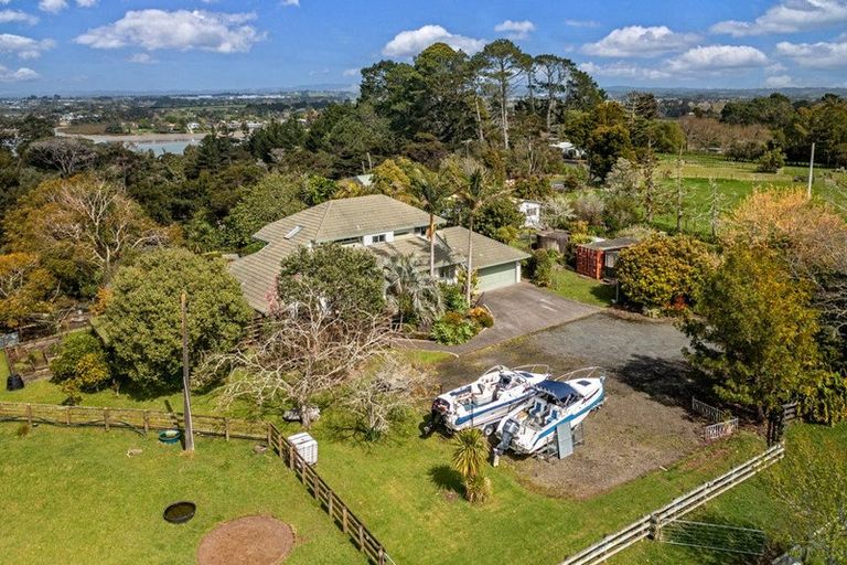 Photo of property in 26 Merewhira Road, Paremoremo, Albany, 0793