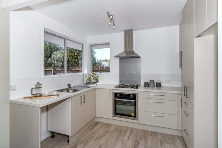 Photo of property in 88 Dunbarton Street, Redwood, Christchurch, 8051