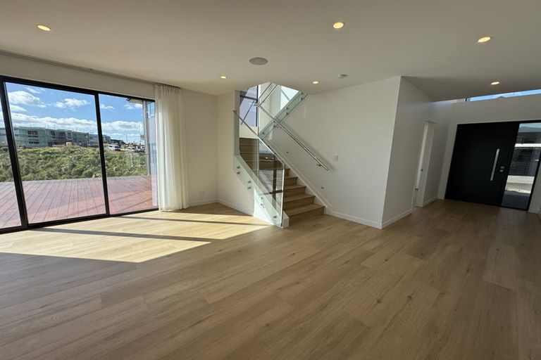 Photo of property in 32 Ridgehill Rise, Flat Bush, 2019