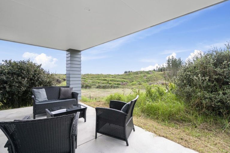 Photo of property in 5 Te Ariki Drive, Waitarere, Levin, 5510