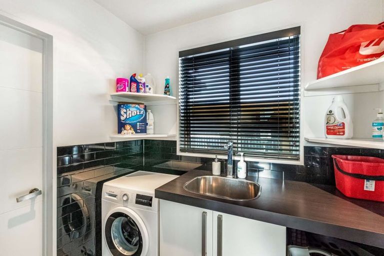 Photo of property in 12 Kitchener Street, Gore, 9710