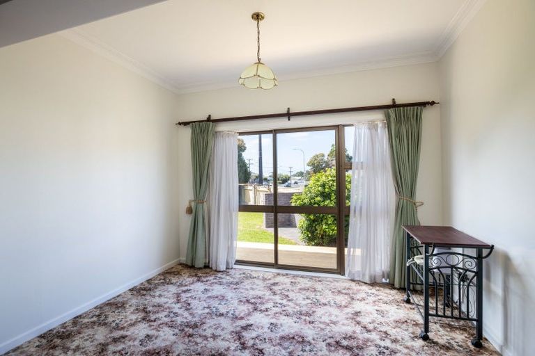 Photo of property in 65 Wallace Place, Westown, New Plymouth, 4310