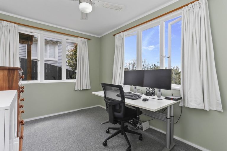 Photo of property in 16 Alfred Street, Northcote Point, Auckland, 0627