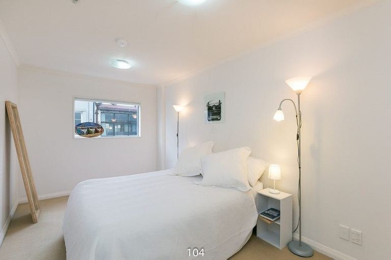 Photo of property in Monvie Apartments, 104/15 Holland Street, Te Aro, Wellington, 6011