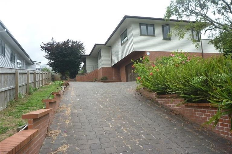 Photo of property in 24 Glenfern Road, Mellons Bay, Auckland, 2014