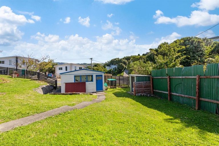 Photo of property in 39 Jillett Street, Titahi Bay, Porirua, 5022