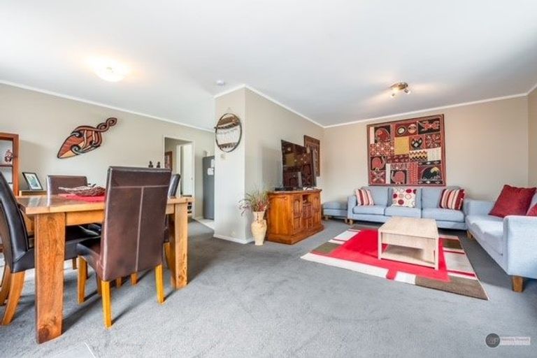 Photo of property in 2/15 Gibson Crescent, Naenae, Lower Hutt, 5011