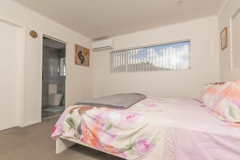Photo of property in 6 Orona Way, Papatoetoe, Auckland, 2025