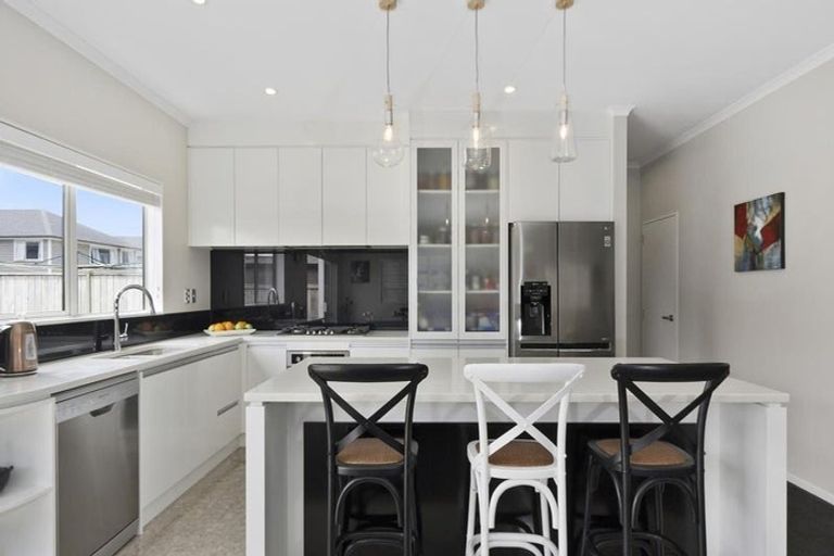 Photo of property in 19 Ballindrait Drive, Flat Bush, Auckland, 2019