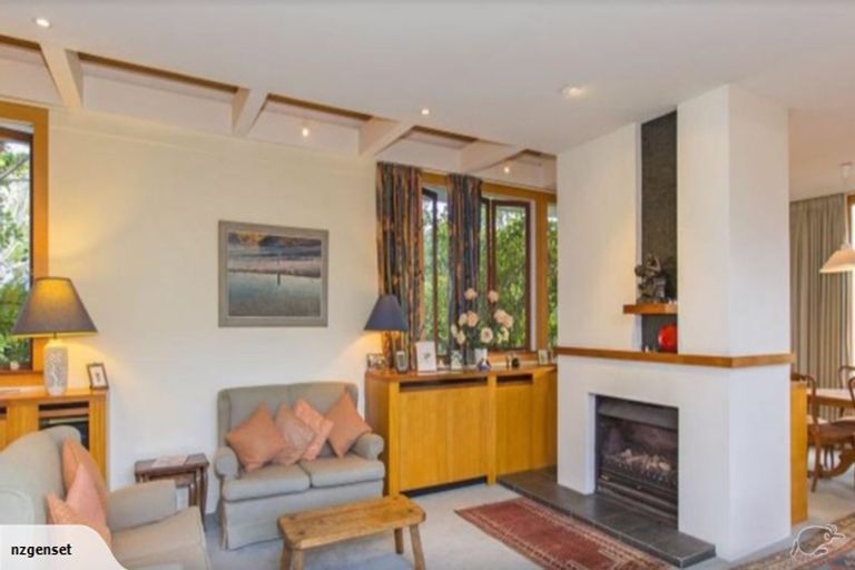 Photo of property in 23 Golf Road, Heretaunga, Upper Hutt, 5018