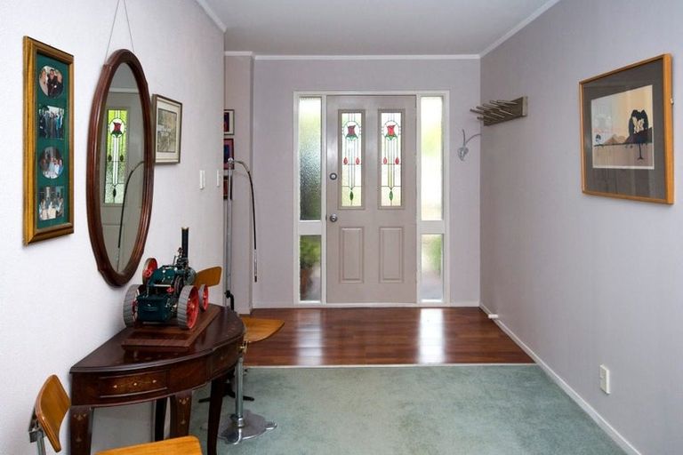 Photo of property in 4 Nassau Court, Half Moon Bay, Auckland, 2012