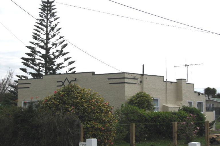 Photo of property in 9 Ruapehu Street, Castlecliff, Whanganui, 4501